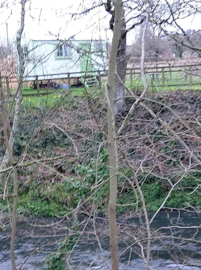 The Old Mill Shepherds Hut Okehampton Buitenkant foto