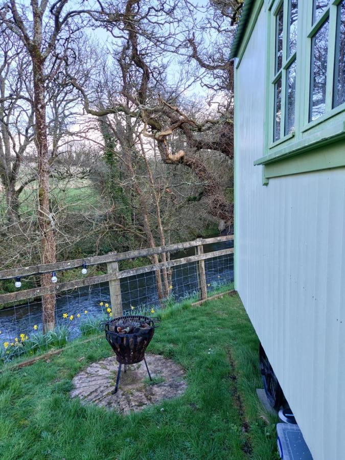 The Old Mill Shepherds Hut Okehampton Buitenkant foto