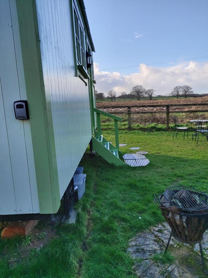 The Old Mill Shepherds Hut Okehampton Buitenkant foto
