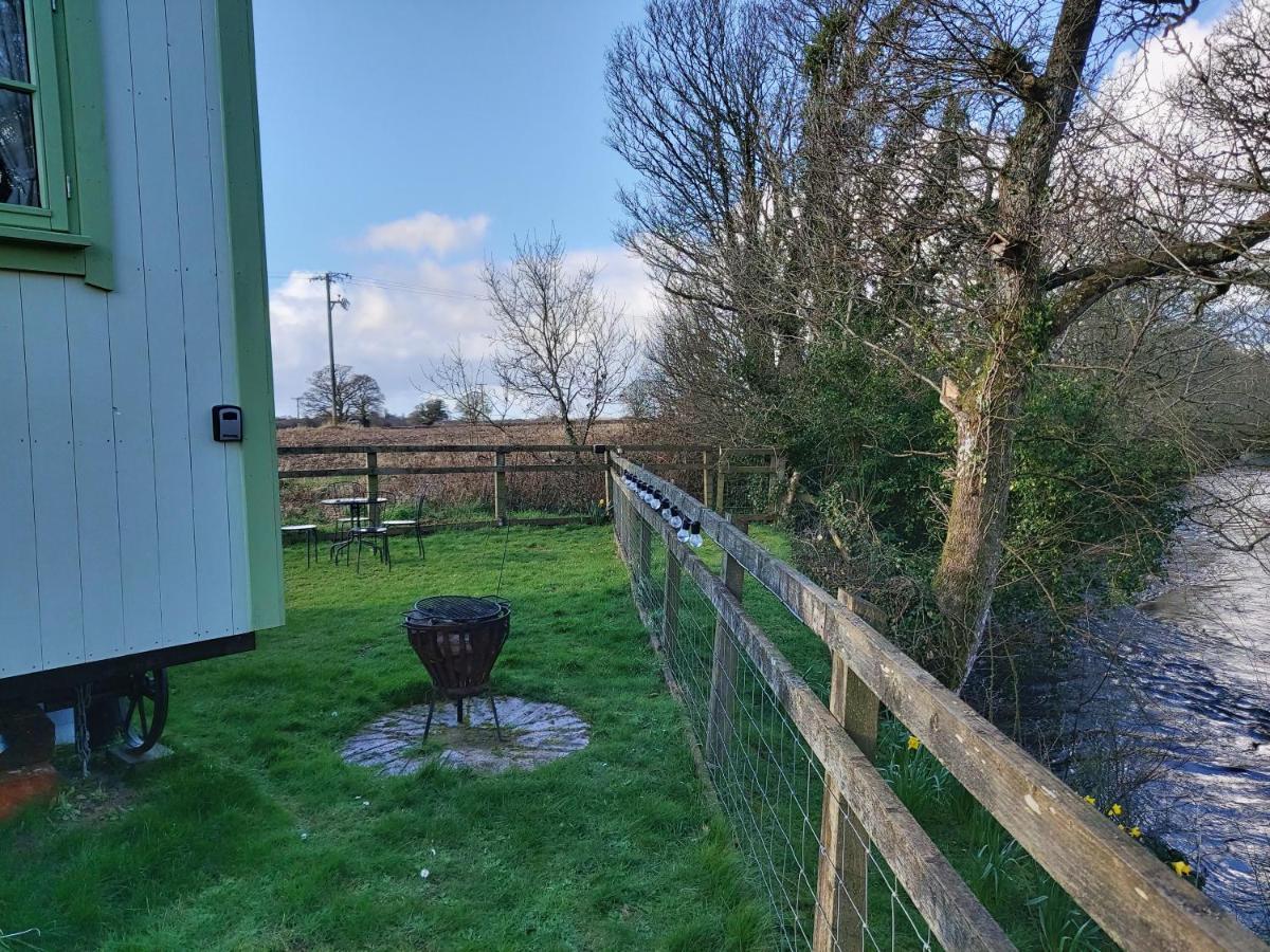 The Old Mill Shepherds Hut Okehampton Buitenkant foto