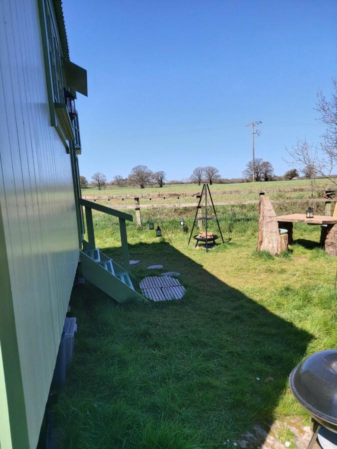 The Old Mill Shepherds Hut Okehampton Buitenkant foto
